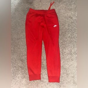 RED NIKE SWEATS